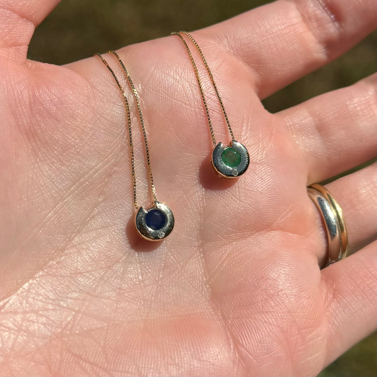Estate 14k + Emerald Circle Pendant Necklace