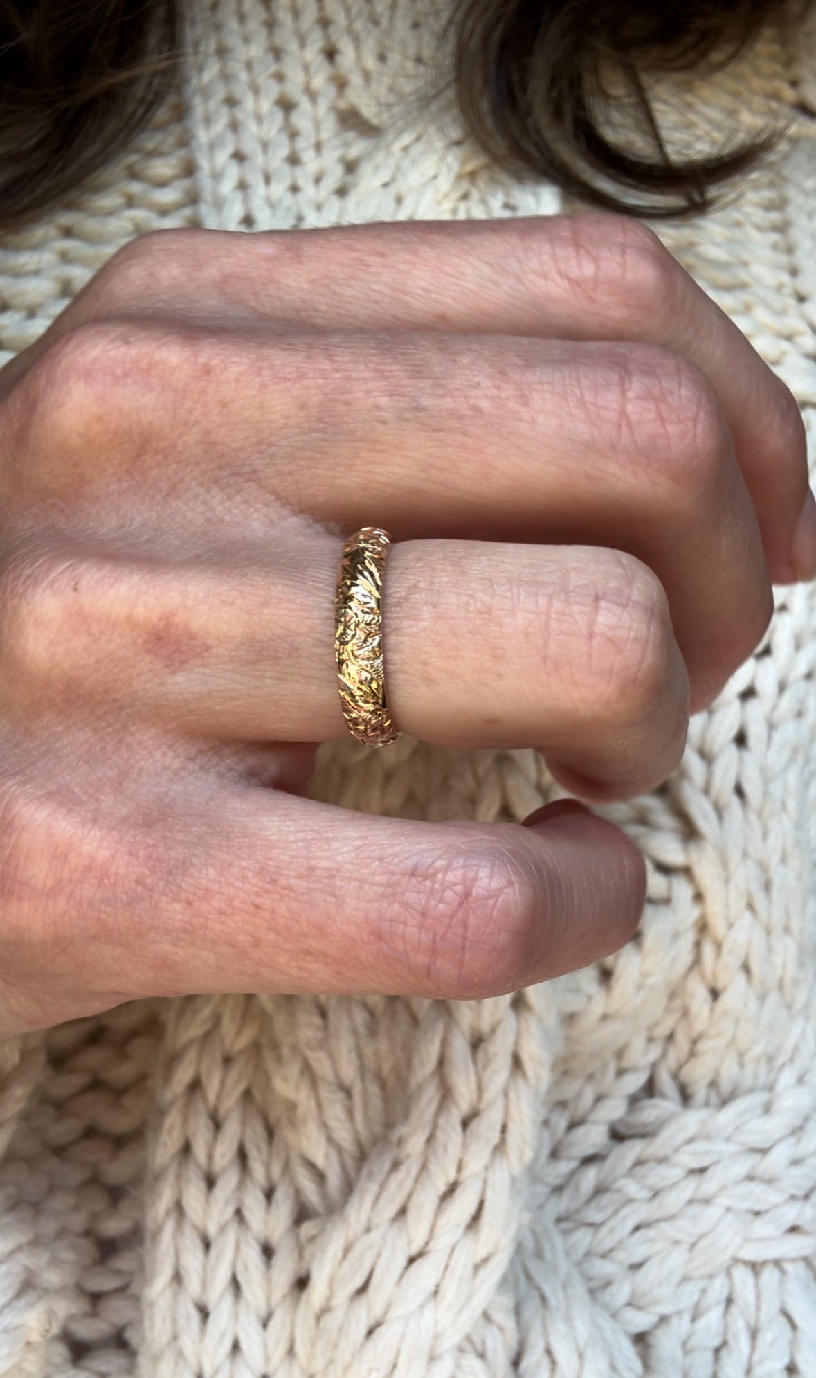 Estate 14k + Carved Band