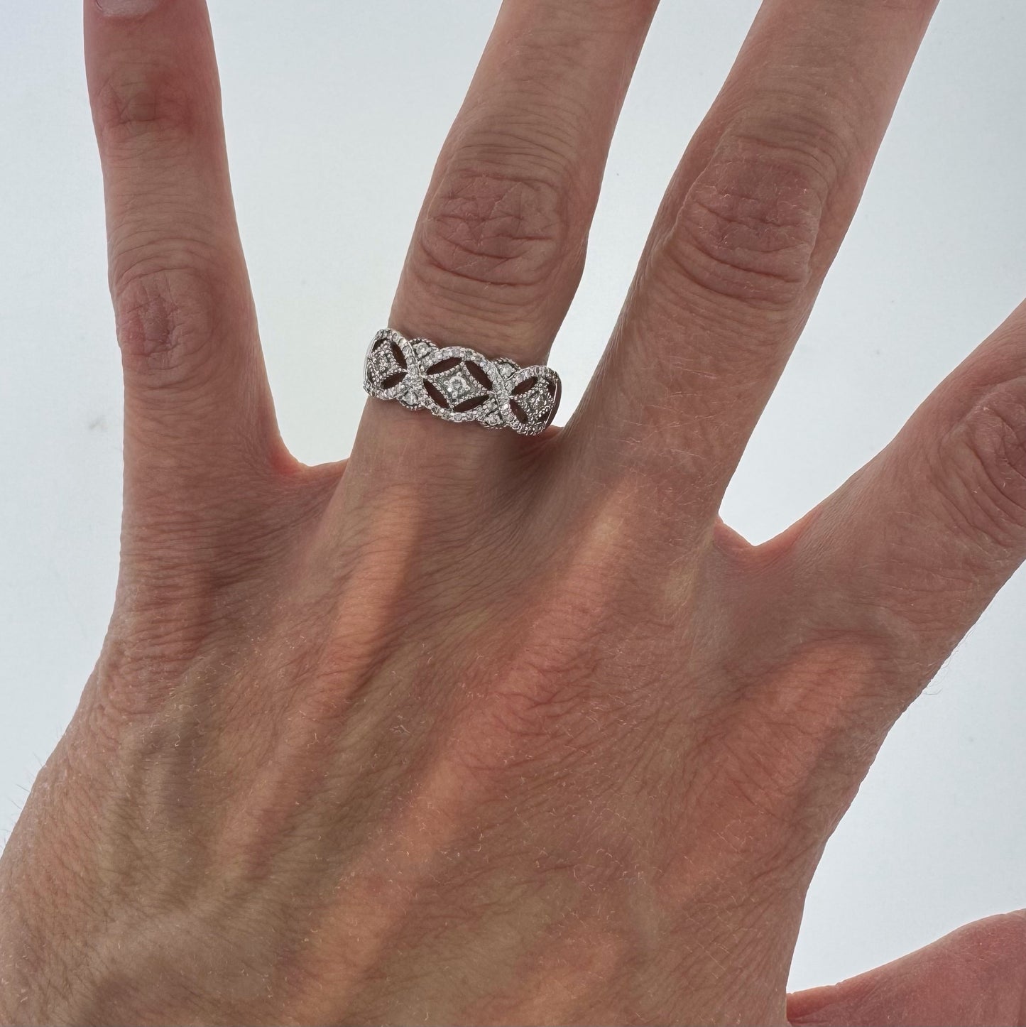 Estate 10k + Diamond Band