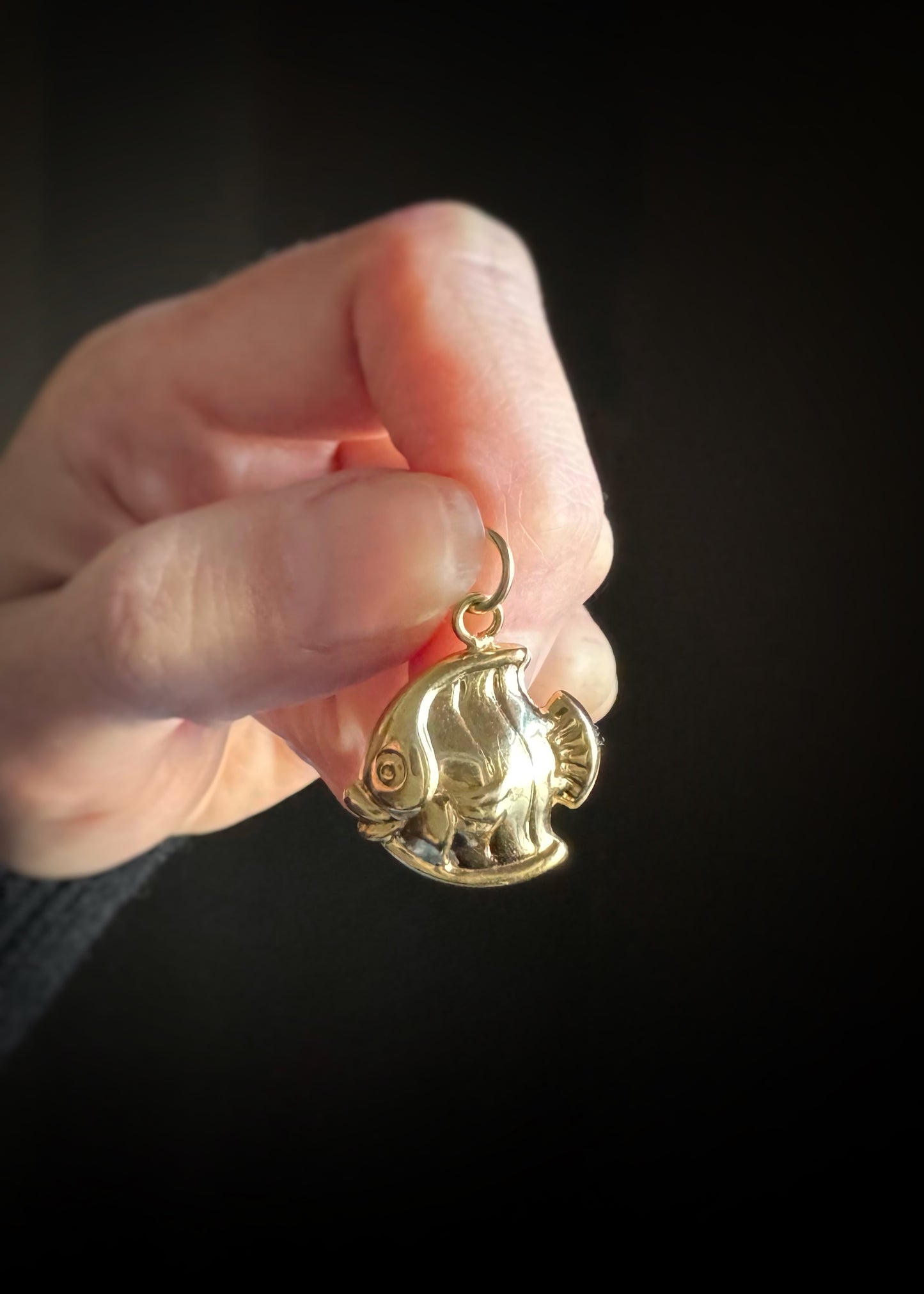 Estate 18k + Tropical Fish Charm