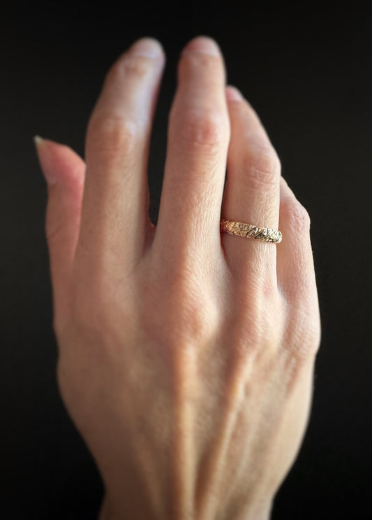 Estate 14k + Carved Band