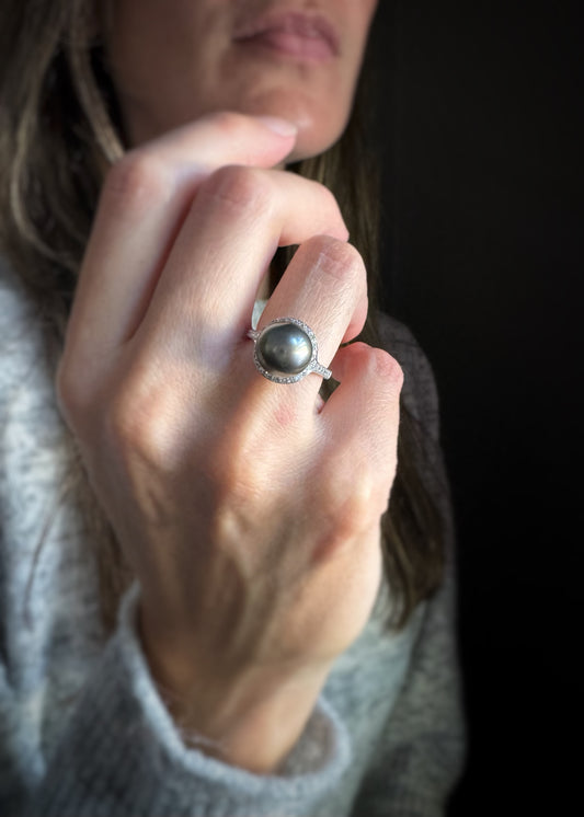 14k + Tahitian Pearl and Diamond Ring