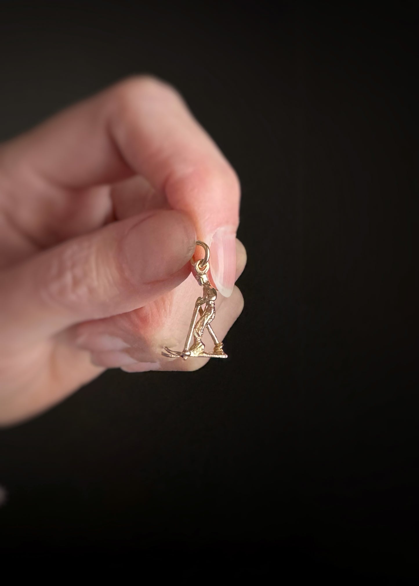 Estate 14k + Downhill Snow Skier Charm
