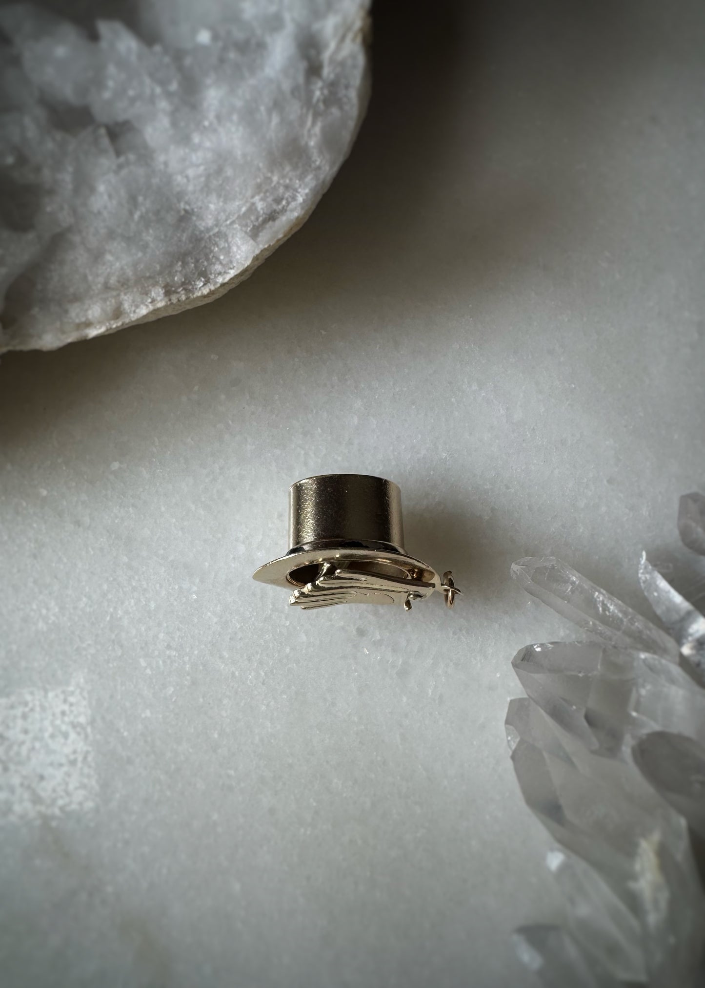 Estate 14k + Magician's Top Hat Charm