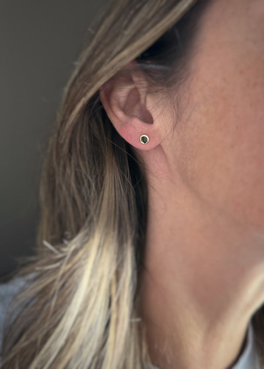 14k + Black Enamel Round Disc Stud Earrings