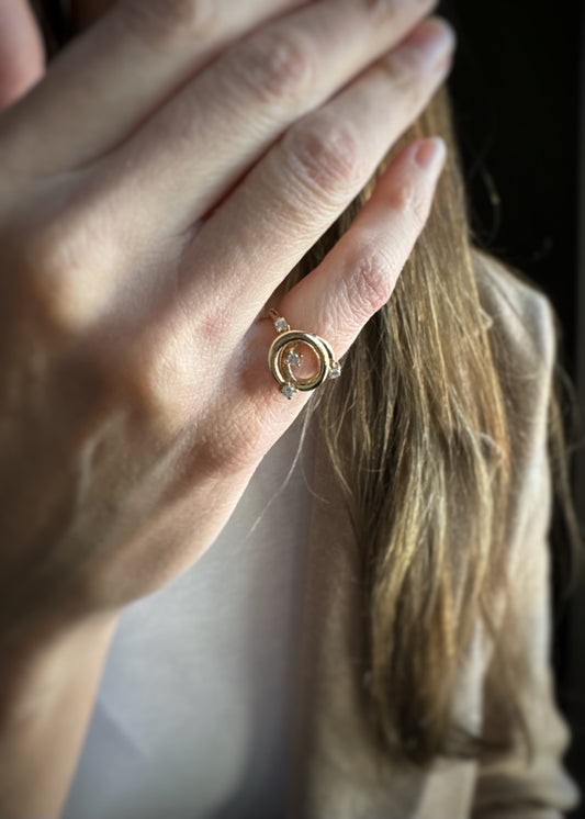 Estate 14k + Diamond Swirl Ring