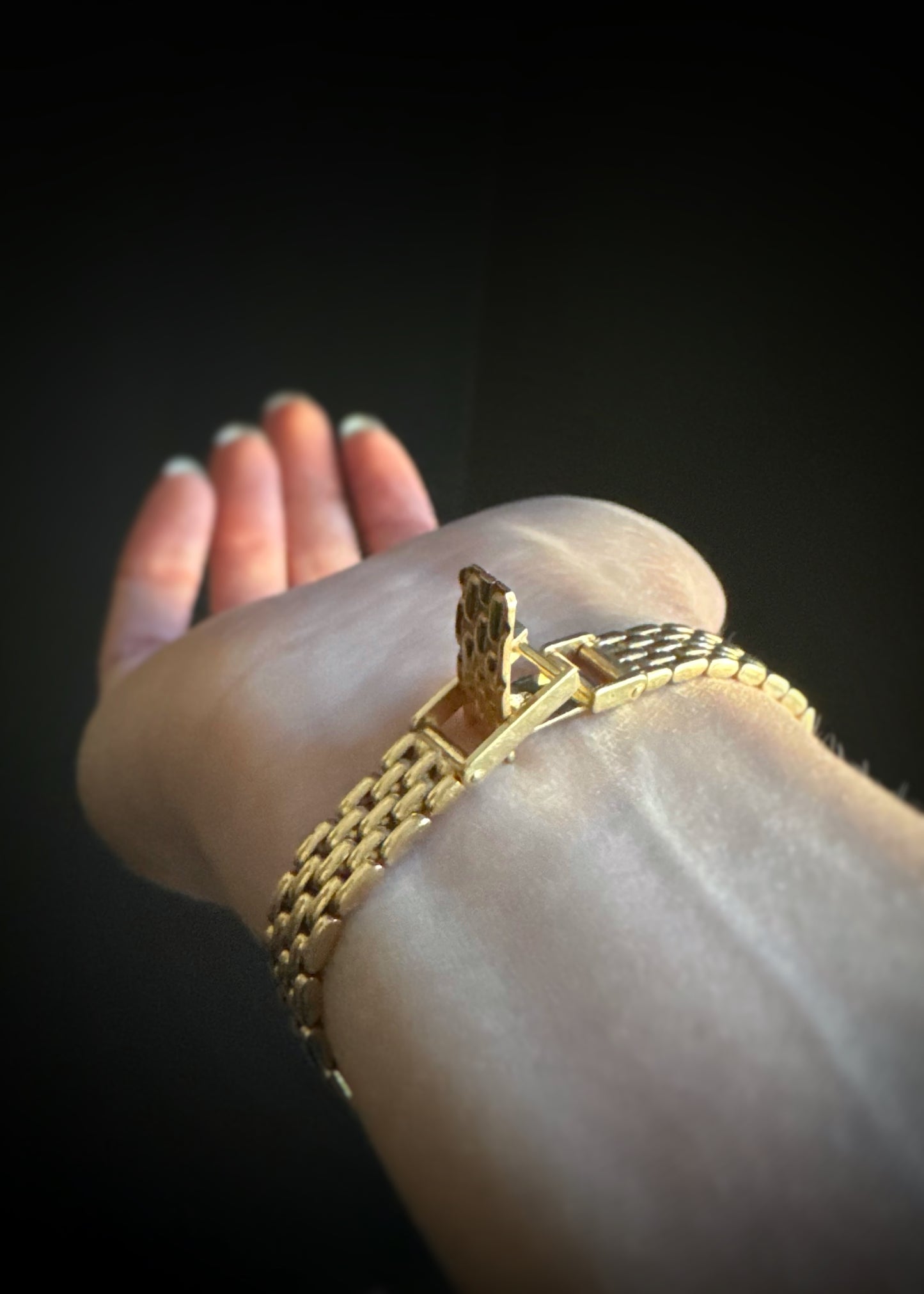 Vintage Geneve 14k + Diamond Ladies Dress Watch