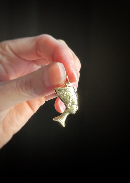 Estate 14k + Nefertiti Charm