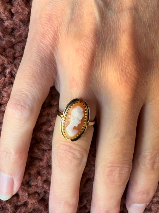 Estate 10k + Elongated Oval Shell Cameo Ring
