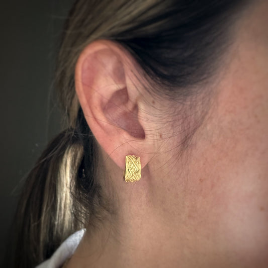 Estate 18k + Textured Huggy Hoop Earrings