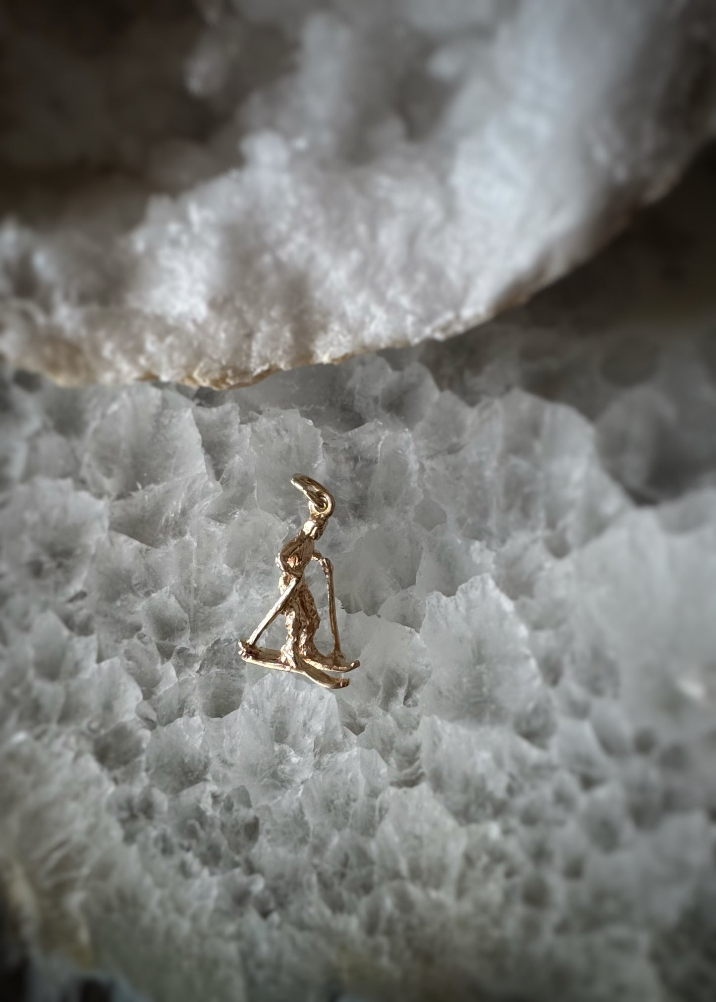 Estate 14k + Downhill Snow Skier Charm