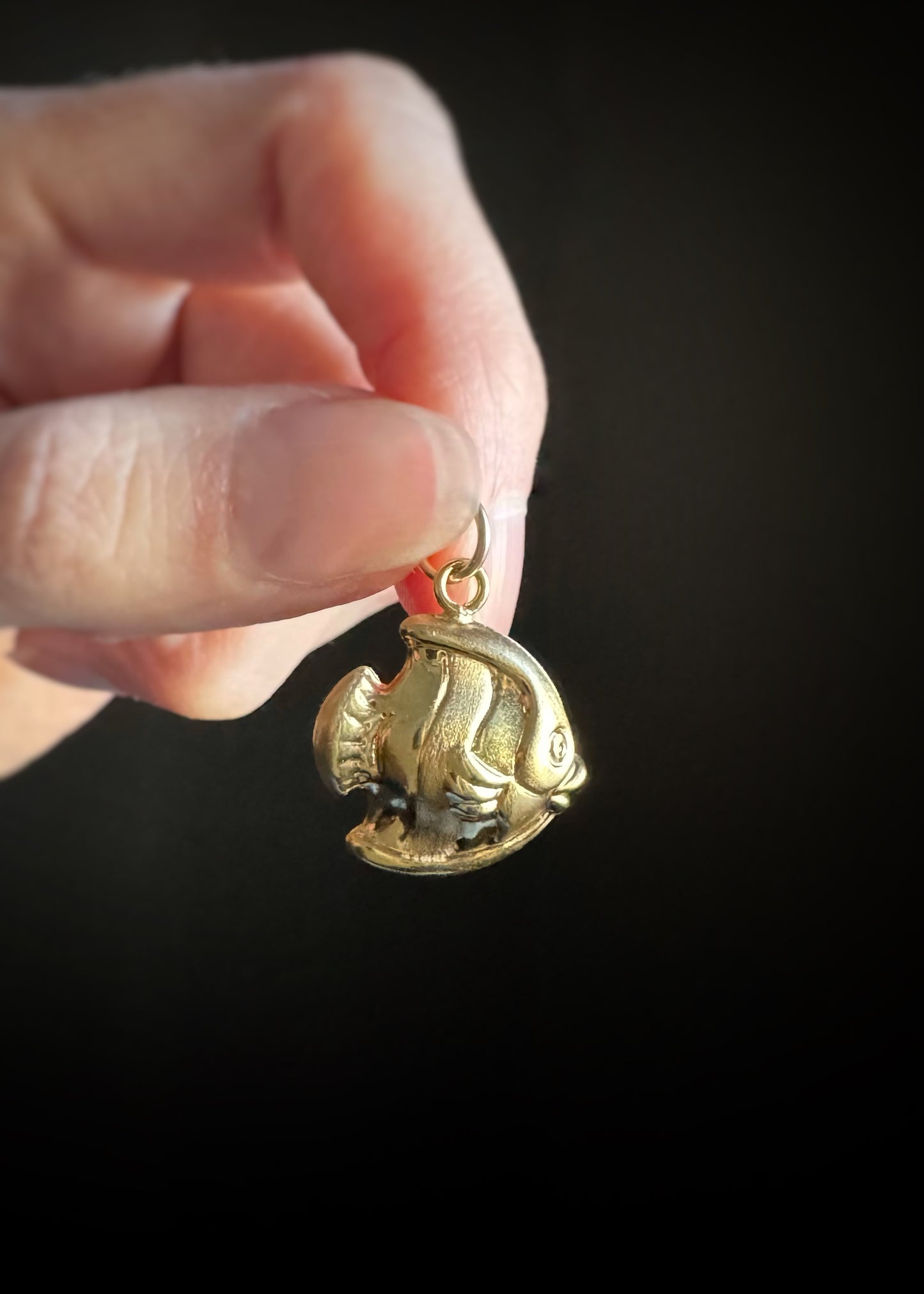 Estate 18k + Tropical Fish Charm