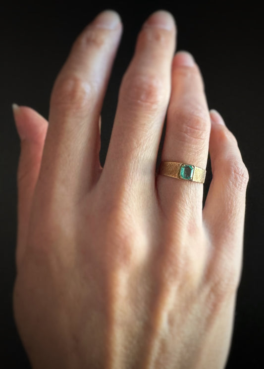 Estate 18k + Emerald Solitaire Ring